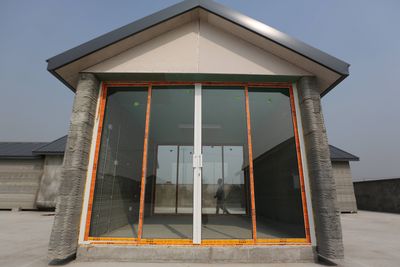 3D-printet hus i Shanghai. 10 hus skal ha blitt bygget