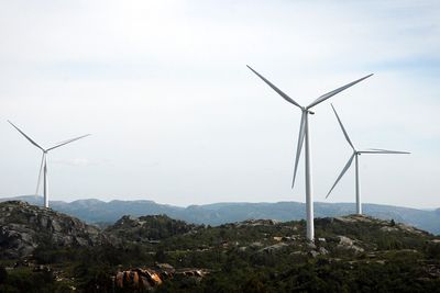 Regjeringen lover gunstigere avskrivningsregler for vindkraft. 