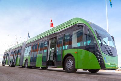 Superbuss: Van Hool Exqui City brukes i trafikken i Skåne i Sverige.  