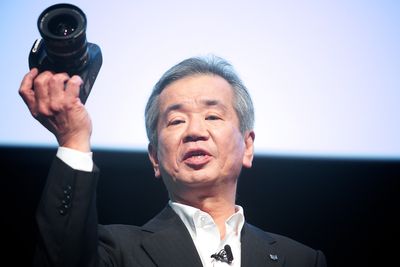 Lansering: Masaya Maeda, leder av bildedivisjonen i Canon, lanserer EOS 7D Mark II. Foto: Eirik Helland Urke