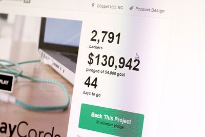  Kickstarter er et populært nettsted for å gi donasjoner til oppstartsbedrifter du ønsker å støtte - ofte i bytte mot et ferdig produkt.