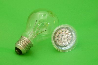 LED-pærer seiler opp som det beste alternativet til den etter hvert forbudte glødelampa. De lever i opptil 50.000 timer. 