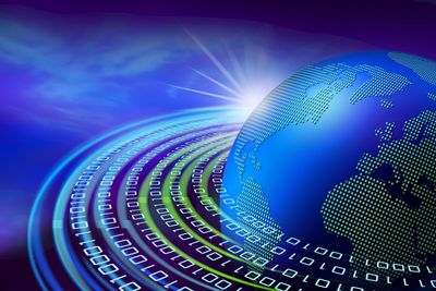 Halve verden vil være på nett i 2017. Antall nettverksforbindelser: 19 milliarder.