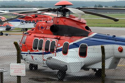 Alle Super Puma-helikoptre, inkludert EC225 som nettopp har fått opphevet sitt flyforbud i Nordsjøen, står midlertidig på bakken i Storbritannia fram til det kommer fram mer om hva ulykken utenfor Shetland skyldtes. 