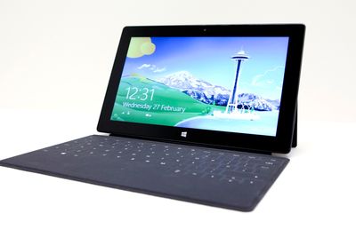 Microsoft Surface RT har knallgod batterilevetid, men ikke like god skjerm som iPad og Googles Nexus.  