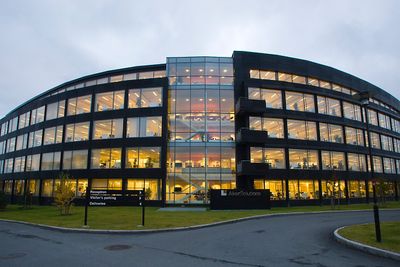 Aker Solutions, her ved hovedkvarteret på Fornebu, har inngått et partnerskap med Texas-baserte Baker Hughes. 