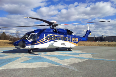 Det første blå- og gullfargede Sikorsky S-92-helikopteret til Norsk Helikopterservice fotografert under en prøvetur i Pennsylvania. 
