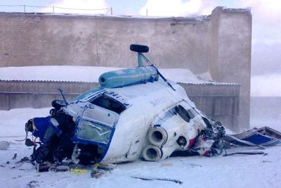 Tre omkom da dette Mi-8MT-helikopteret styrtet på Kapp Heer-basen 3,5 kilometer nord for Barentsburg på Svalbard 30. mars 2008.