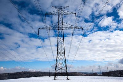 Prisras: Et overskudd av elektrisk kraft vil igjen føre til lav markedspris på kraft og dermed redusere insentivet til energieffektivisering, skriver Energi Norge i en høringsuttalelse. (Foto: Colourbox) 