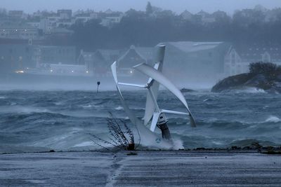  – Uten at det var planlagt fikk Spinwind en skikkelig test på overlevelsesevne i stormen som herjet på sørvestlandet forrige torsdag, sier professor Arnfinn Nergaard ved Universitetet i Stavanger.