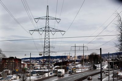 Skal oppgraderes: Oslo-regionen har 1,2 millioner innbyggere, men er nesten uten kraftproduksjon. Det meste transporteres inn via rundt 1000 kilometer med kraftledninger og 19 transformatorstasjoner ned til regionalnettet. Den eldste ledningen er nå fra 1928. Foto: Håkon Jacobsen