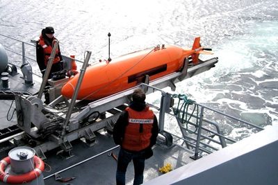 Sjøforsvaret har operert en Hugin-prototyp siden 2004 og er nå i ferd med å anskaffe flere slike AUV-er til minerydding. 