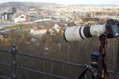 Stort kamera for stort bilde: Et Canon 1D X med 400mm f/2.8 L II ble brukt til å fotografere Oslo i 12 000 megapiksler. Foto: Eirik Helland Urke