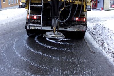 Ved å kombinere GPS-styring og saltløsning, kan saltmengden på norske vinterveier opp mot halveres, ifølge Statens vegvesen. 