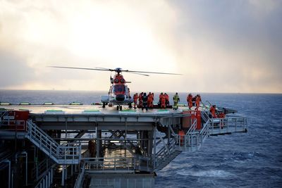  Britiske luftfartsmyndigheter varsler strengere krav til helikopteroperasjoner offshore. Foreløpig er det uvisst om det kommer endringer også på norsk side i Nordsjøen.