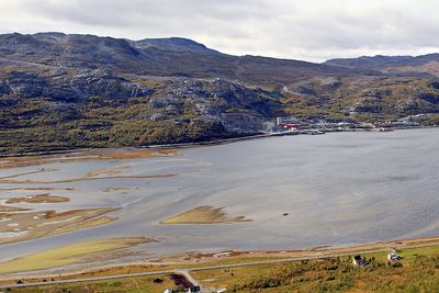 Her i Repparfjorden vil Nussir deponere opptil to millioner tonn tungmetallholdig avfall. Ja, sier kommunalminister Jan Tore Sanner. Nå havner saken på Miljødirektoratets bord.