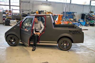 LasteBuddy: Sjefen for Buddy Electric, Jan Petter Skram, i prototypen på den nye elektriske mikrolastebilen selskapet utvikler.  foto: Odd R. Valmot 