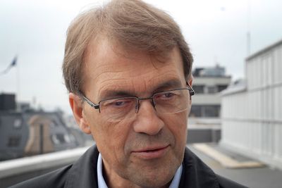 Tidligere olje- og energiminister Eivind Reiten mener Lofot-oljen bør bli liggende av kostnadshensyn. 