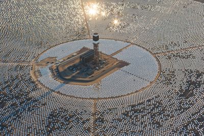 Ivanpah appears like a mirror island in the desert 65 km from Las Vegas. 