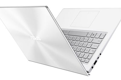 Asus Zenbook UX301 er et nytt flaggskip i Zenbook-serien, og kan fås med Intels Iris-grafikk. Den veier likevel bare 1,2 kilo.  