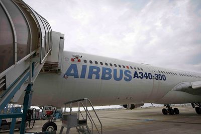 Avoid-askedetektoren ferdig montert på et A340-300 testfly. Den befinner seg rett over a-en i airbuslogoen. 
