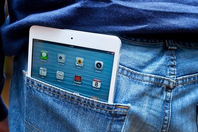 Rett i lomma: En iPad kan være kjekk å ha både på jobb og hjemme. 