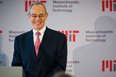 MIT-president Leo Rafael Reif besøker den norske MIT-klubben. 