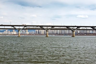 Sør-Korea har bygget 1800 kilometer sykkelvei langs sine nyrenoverte elver.  
