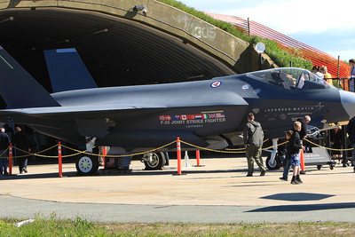 Fullskalamodell av amerikanske Lockheed Martins kandidat til Norges neste jagerfly, Joint Strike Fighter alias F-35 Lightning II