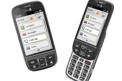 BÅDE OG: Doros nye PhoneEasy 740 er både en knappetelefon og har trykkfølsom skjerm.