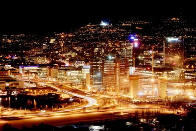 OSLO BY NIGHT: Innføringen av nye avanserte strømmålere (AMS) kan gi ondsinnede inntrengere muligheten til å ta over strømforsyningen i et område, som for eksempel her i Oslo sentrum.