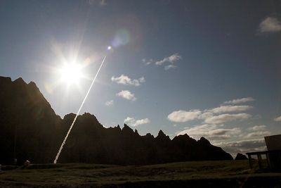 KONGELIG: Under kongebesøket på Andøya ble det skutt opp en jubileumsrakett. Raketting gikk ni kilometer opp og målte vind, trykk og temperatur. Foto: Kolbjørn Dahle / NTB scanpix 