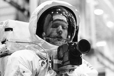  Neil Armstrong hylles av president Barack Obama. 