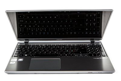 Acer Aspire M5 har knallbra batterilevetid, god ytelse og en relativt smekker design. Det gir en god totalpakke. 
