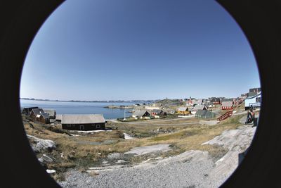 Sommer i Arktis: Grønlands hovedstad Nuuk kan bli en base for flere av oljeselskapene som er interessert i å lete etter olje i havområdene rundt øya. 