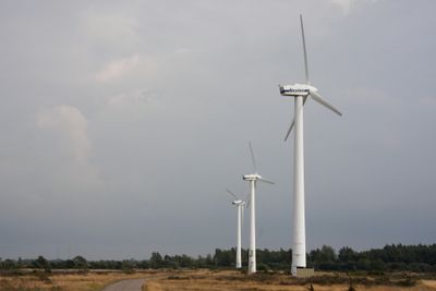 God vind i Norge gjør at norske vindkraftverk vil produsere langt mer strøm enn svenske, ifølge analyseselskapet Nena. Foto: Jörgen Skjelsbæk