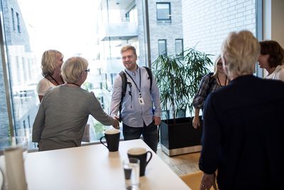 82 prosent av avgangsstudentene våren 2012 hadde fast jobb ved fullført utdannelse. Kjetil Strand Kihlgren og Berit Bye Wilhelmsen (t.h.) er to av de attraktive ingeniørene på arbeidsmarkedet. Foto: Håkon Jacobsen