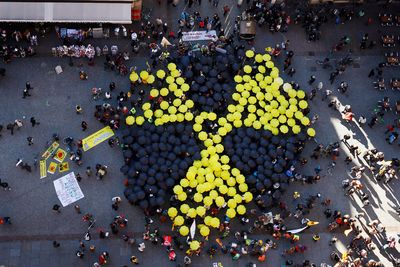 Atomkraft er avgjørende for å møte energibehovet i verden, mener IEA. Her fra en demonstrasjon mot kjernekraft i Strasbourg i oktober.