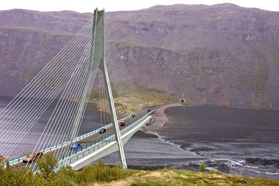 Alpine Bau fra Østerrike skal bygge denne brua over Kåfjorden i Alta for 108,783 millioner kroner.