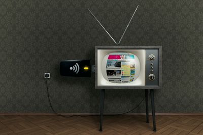 Det er klart at enda fler av de digitale tv-frekvensene skal brukes til mobilt bredbånd, men hvilke praktiske konsekvenser får det når hele Europa skal samkjøres?