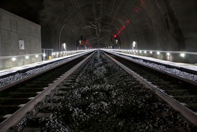 NY TUNNEL: Det første persontoget som skal kjøre gjennom Bærumstunnelen er et flytog med avgang fra Sandvika 04:24 søndag 28. august.