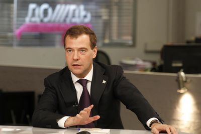 Russlands president Dmitrij Medvedev ønsker å bedre sikkerheten ved verdens atomkraftverk.