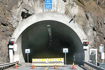 Prisene på riving av vann- og frostsikringen i Nestunnelen varierer kraftig. HAB Construction har gitt det laveste anbudet.