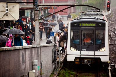 FORUTSETNING: Økt kollektivtransport er en forutsetning for økt befolkningsvekst i byene, mener NHO Transport.