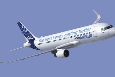 Airbus A320 kommer med oppoverbøyde vingetupper (sharklets) om et par år. Og fra 2016 skal passasjerflyet tilbys med nye motorer.