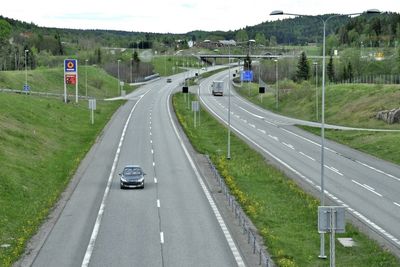 Ni kommuner ligger helt eller delvis innenfor området Vestfold nord. Den som får driftskontrakten får blant annet ansvar for E 18 i Holmestrand kommune, som vises på bildet. Anbudsfristen for dette oppdraget er satt til 20. januar.