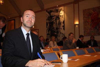 Nærings- og handelsminister Trond Giske reagerer på få norske kontrakter ved Goliat-utbyggingen.
