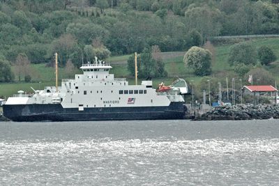 Bildet viser fergeleiet på Flakk hvor de største investeringene skal gjøres. Prisforskjellen mellom de to laveste anbudene på ombyggingen er mikroskopisk.