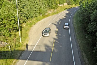 Gang/sykkelvegen skal gå til venstre på bildet. Hvis ingen klage fører fram, blir den anlagt av Åge Haverstad fra Harpefoss i Sør-Fron i Gudbrandsdalen.