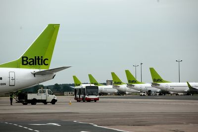 GRØNNE HALER: Hver morgen flyr Air Baltic-maskinene inn til Riga fra fem norske flyplasser. Om kort tid, kommer ytterligere minst én destinasjon på kartet. Kanskje Trondheim?
